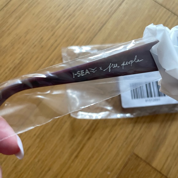 Free People Astrid Polarized Sunglasses Mauve Storm NWT - Picture 8 of 9